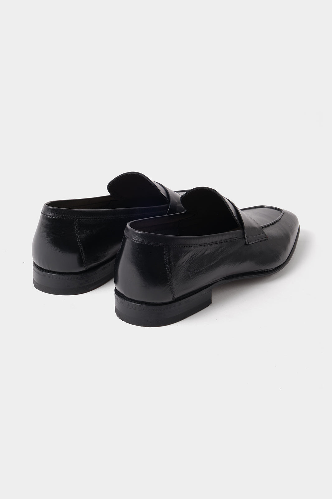 Kangaroo leather loafers - Black - out of stock, seen with Mickael - info and look to be checked by Dorit - missing price and Swiss price