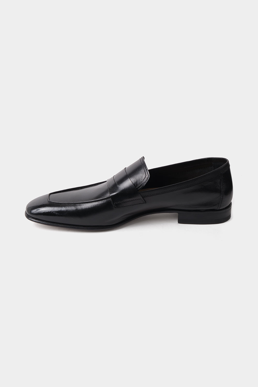 Kangaroo leather loafers - Black - out of stock, seen with Mickael - info and look to be checked by Dorit - missing price and Swiss price