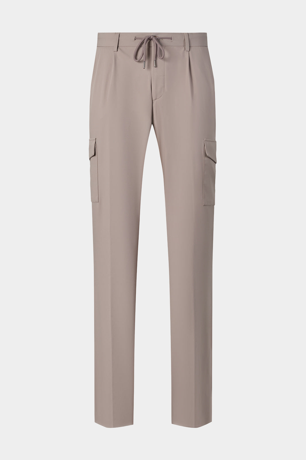 Vue sur fond blanc d'un jogpant cargo technique en taupe en tissu technique de chez Olmetex