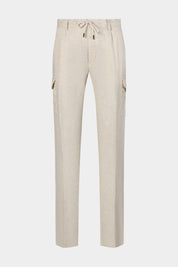 Vue sur fond blanc d'un jogpant cargo en 100% linde chez LeoMaster beige clair 