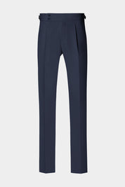 Vue sur fond blanc d'un pantalon à patte de serrage en coton marine.