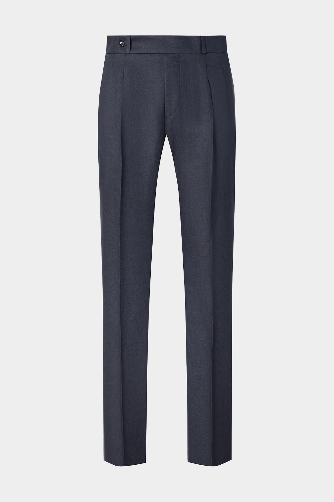 Vue sur fond blanc d'un pantalon en lin Leomaster double pinces à patte de serrage marine