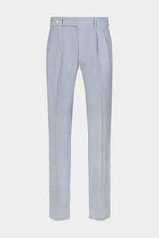 Vue sur fond blanc d'un pantalon rayé double pinces en Seersucker  de chez LeoMaster en blanc et bleu 