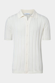 Découvrez le must have de cet été, le polo chemise, pour un look french riviera. 