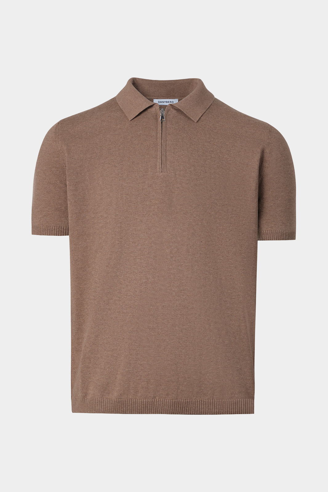 Vue sur fond blanc d'un Polo Portofino - Taupe en 100% coton d'Italie.