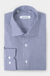 Confectionnée dans un coton haut de gamme, sa légèreté et sa souplesse en font une chemise d'un confort inégalé.