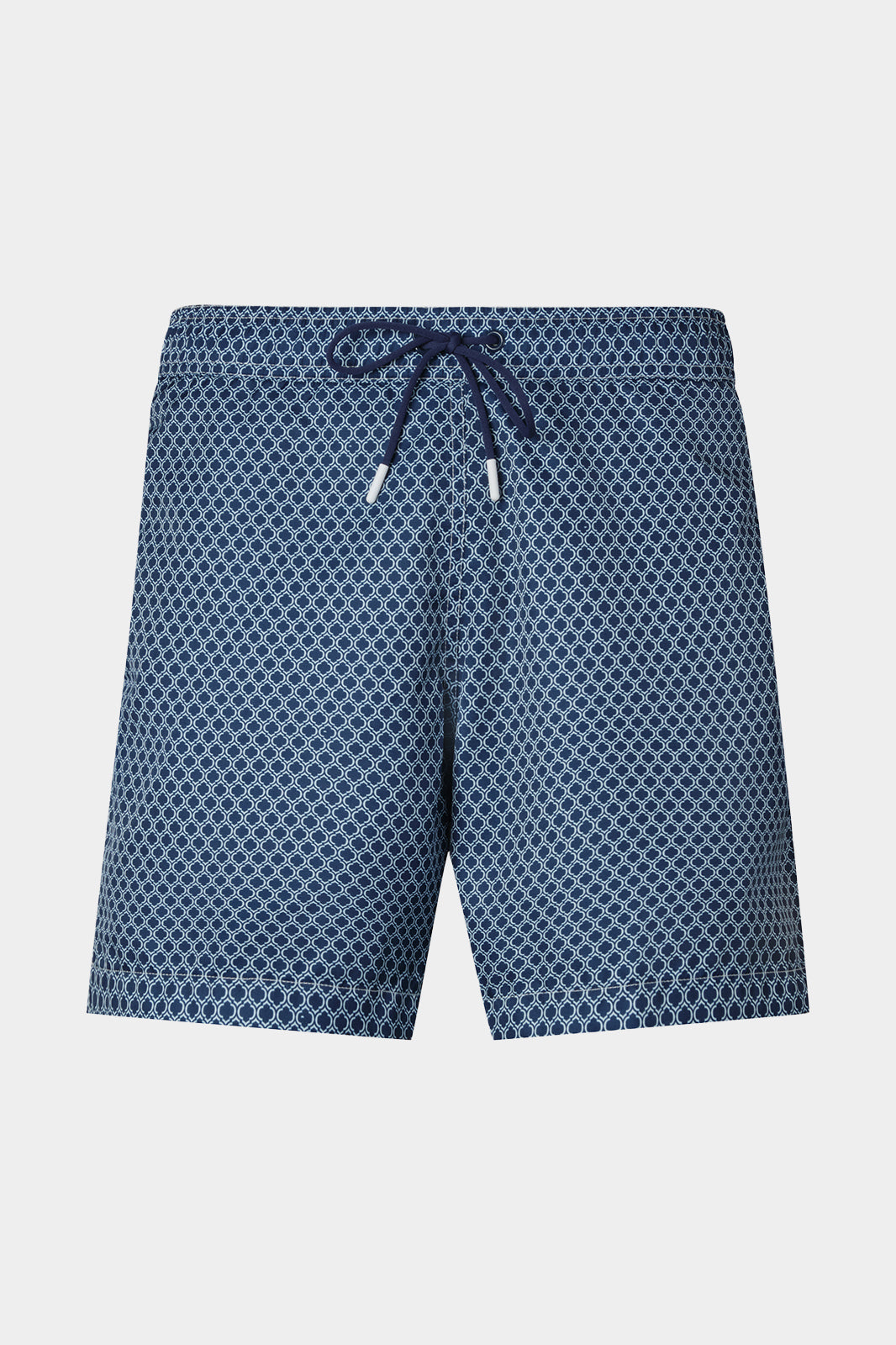 Vue sur fond blanc d'un short de bain ENFANT marine à motif vague. Avec tissu à séchage rapide en 100% polyester.