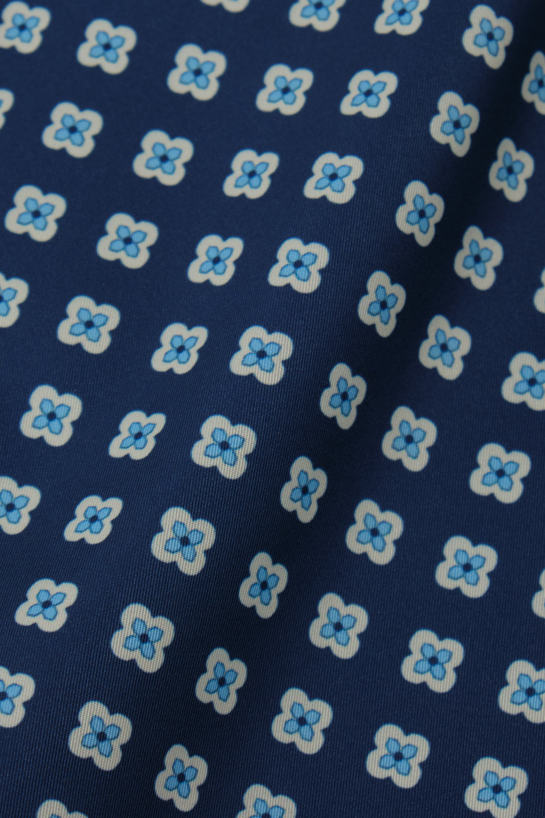 Short de bain marine à fleurs