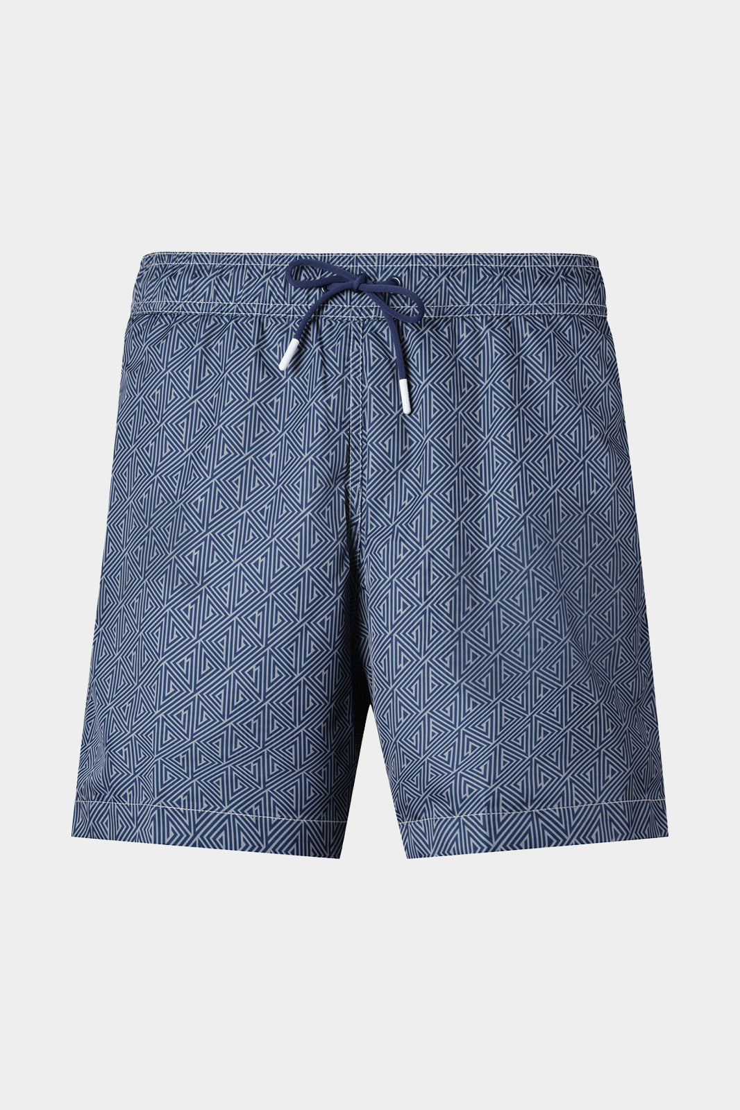 Vue sur fond blanc d'un short de bain couleur gris à motif marine. Avec tissu à séchage rapide en 100% polyester.