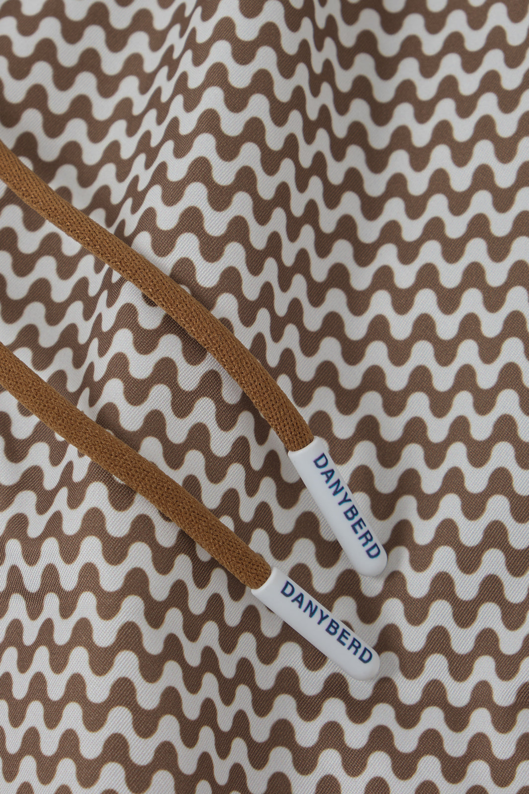 Short de bain ENFANT blanc motif vague marron