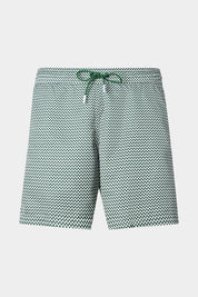 Vue sur fond blanc d'un short de bain couleur kaki à motif vague. Avec tissu à séchage rapide en 100% polyester.