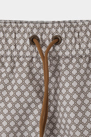 Short de bain blanc à motif marron