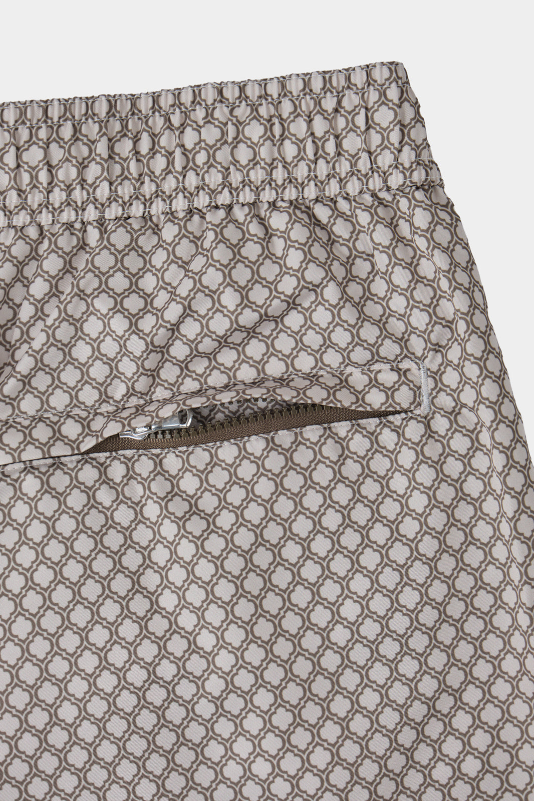 Short de bain blanc à motif marron