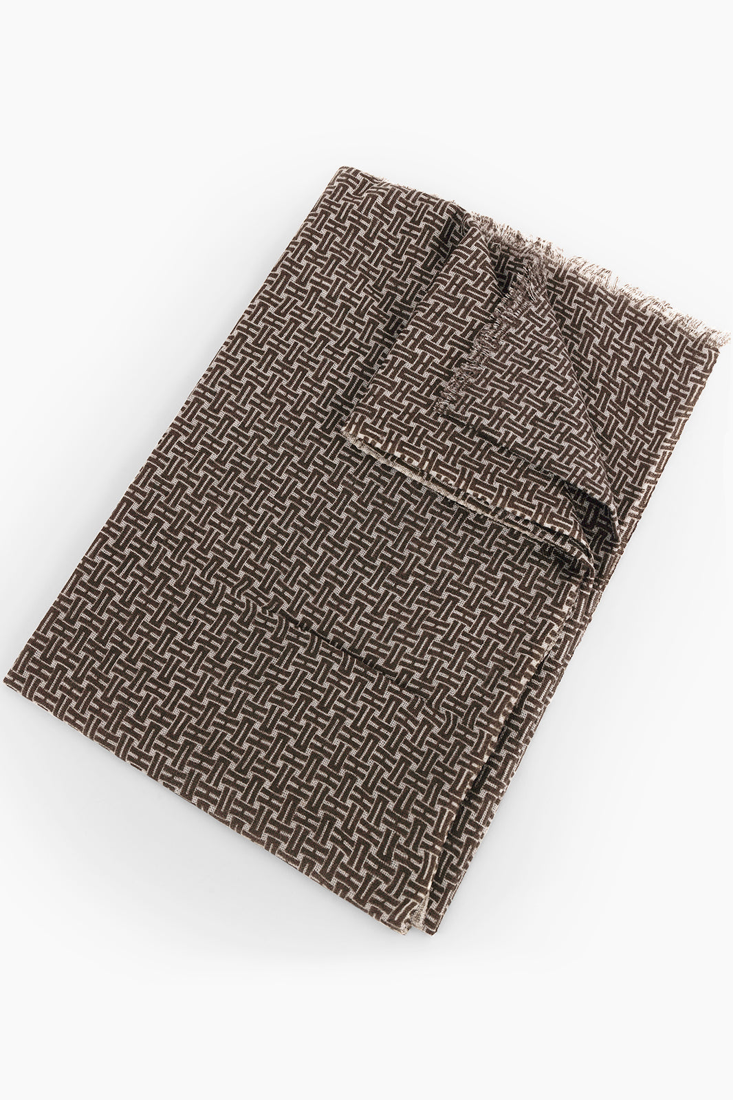 Écharpe chèche en laine avec un motif tressé dans les tons crème et noir. Son design élégant et raffiné en fait un accessoire parfait pour l'hiver, apportant à la fois chaleur et style.