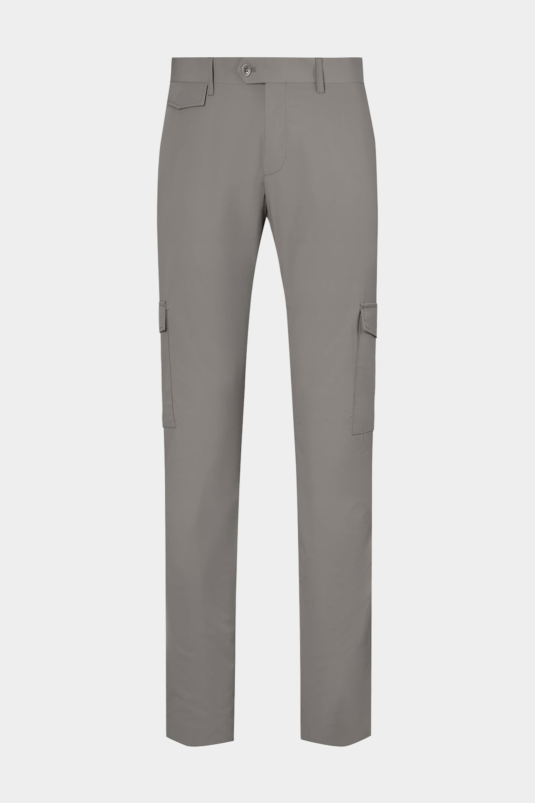 Vue sur fond blanc d'un pantalon cargo Donatela de couleur gris. Sur un tissu italien en 77% polyamide 23% élasthanne de chez Olmetex.