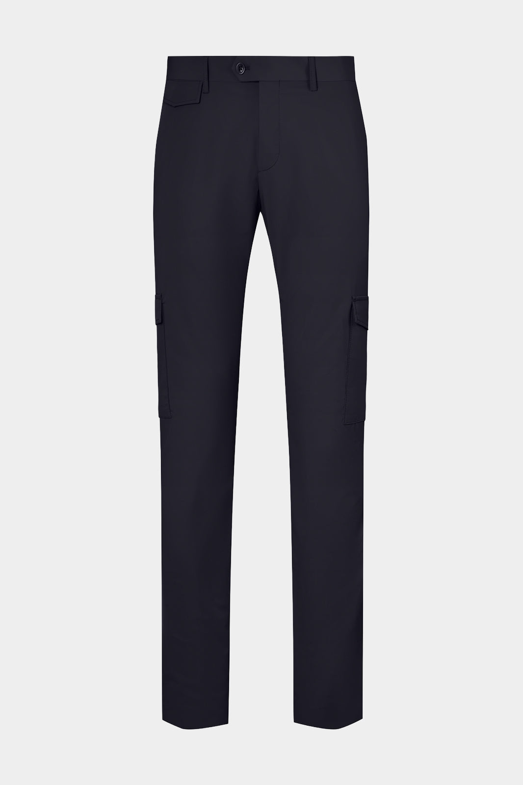 Vue sur fond blanc d'un pantalon cargo Donatela de couleur noir délavé. Sur un tissu italien en 77% polyamide 23% élasthanne de chez Olmetex.