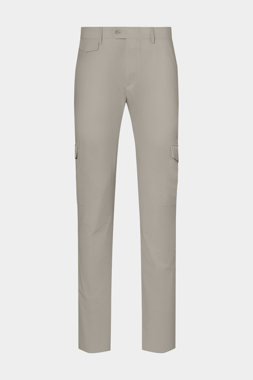 Vue sur fond blanc d'un pantalon cargo Donatela de couleur gris clair. Sur un tissu italien en 77% polyamide 23% élasthanne de chez Olmetex.