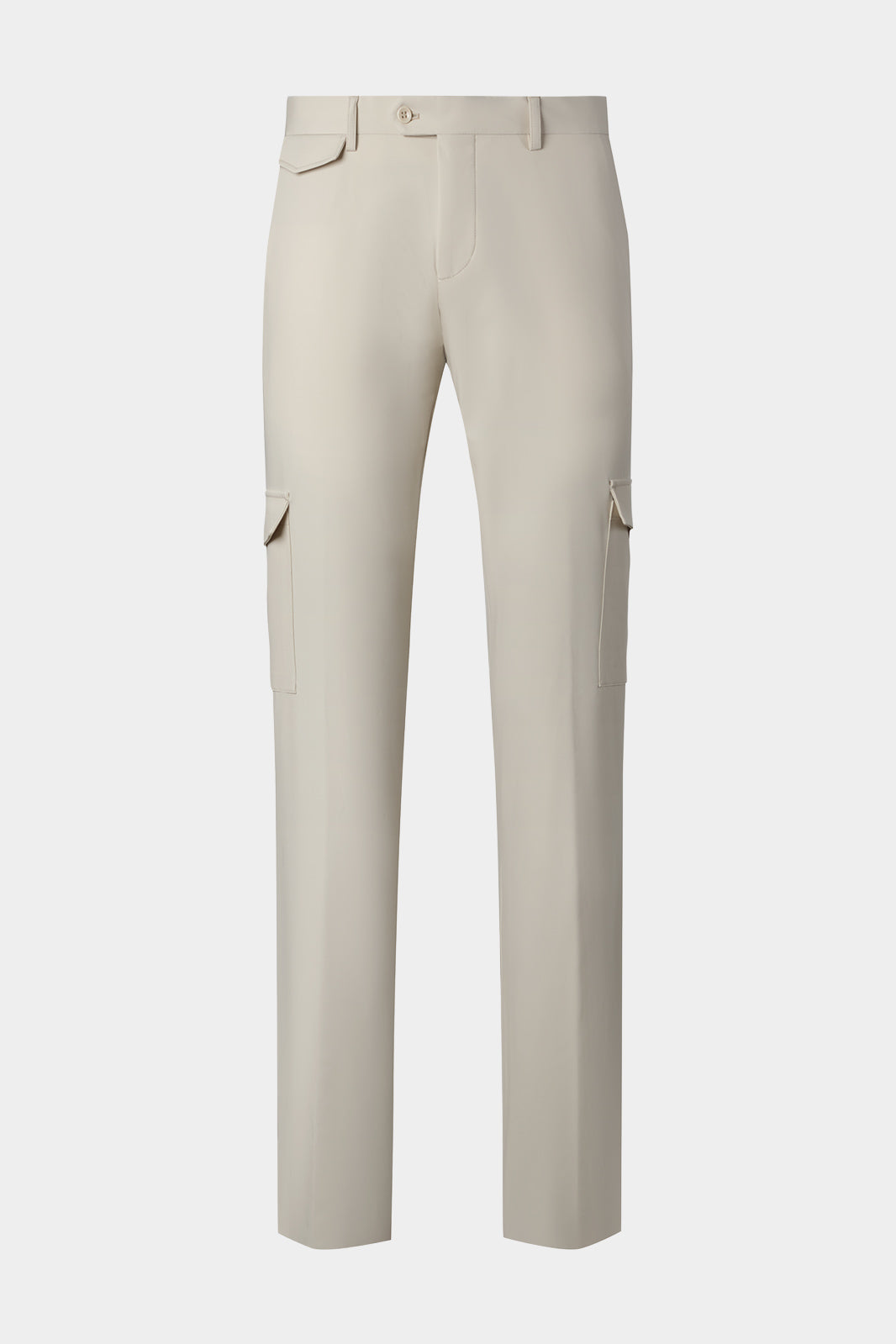 Vue sur fond blanc d'un pantalon cargo Bon couleur beige. En 83% Polyamide et 17% élasthanne sur un tissu de chez Olmetex.
