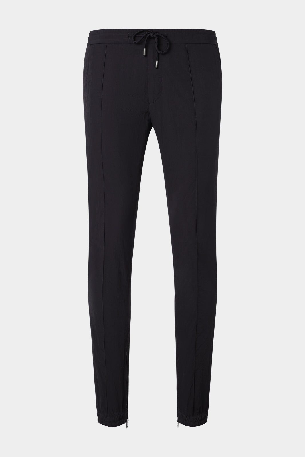 Découvrez le mariage parfait entre confort et élégance avec notre pantalon jogpant en 100% polyamide.