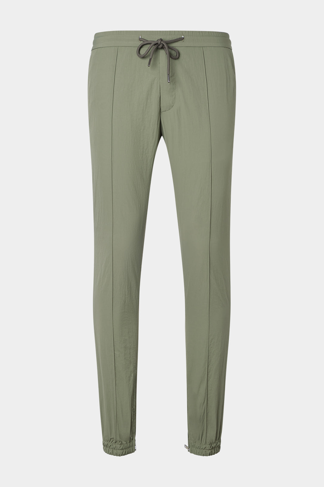 Découvrez le mariage parfait entre confort et élégance avec notre pantalon jogpant en 100% polyamide. 