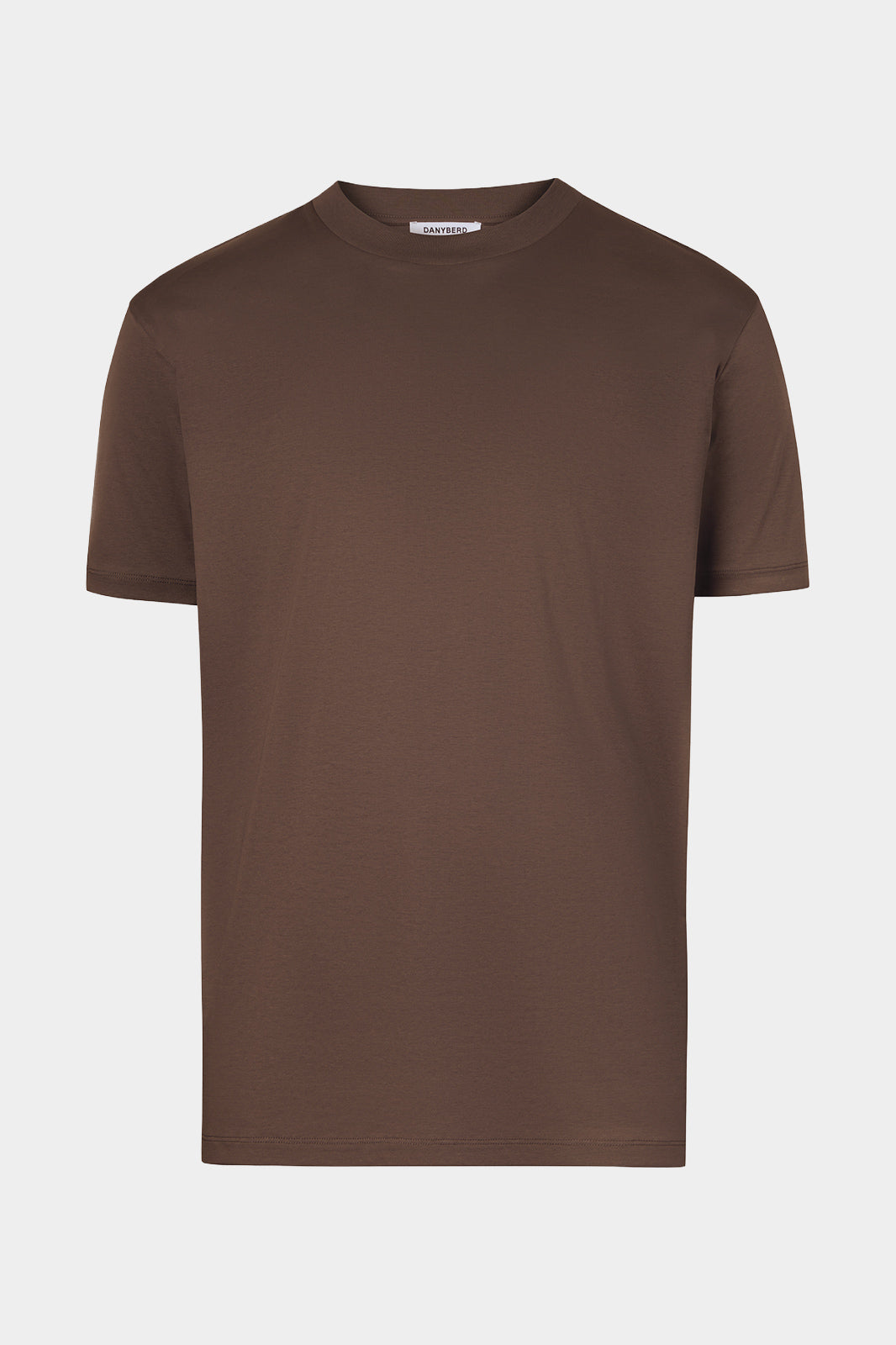 T-shirt vayan à col rond marron et manches courtes, spécialement conçu pour allier confort et style au quotidien.