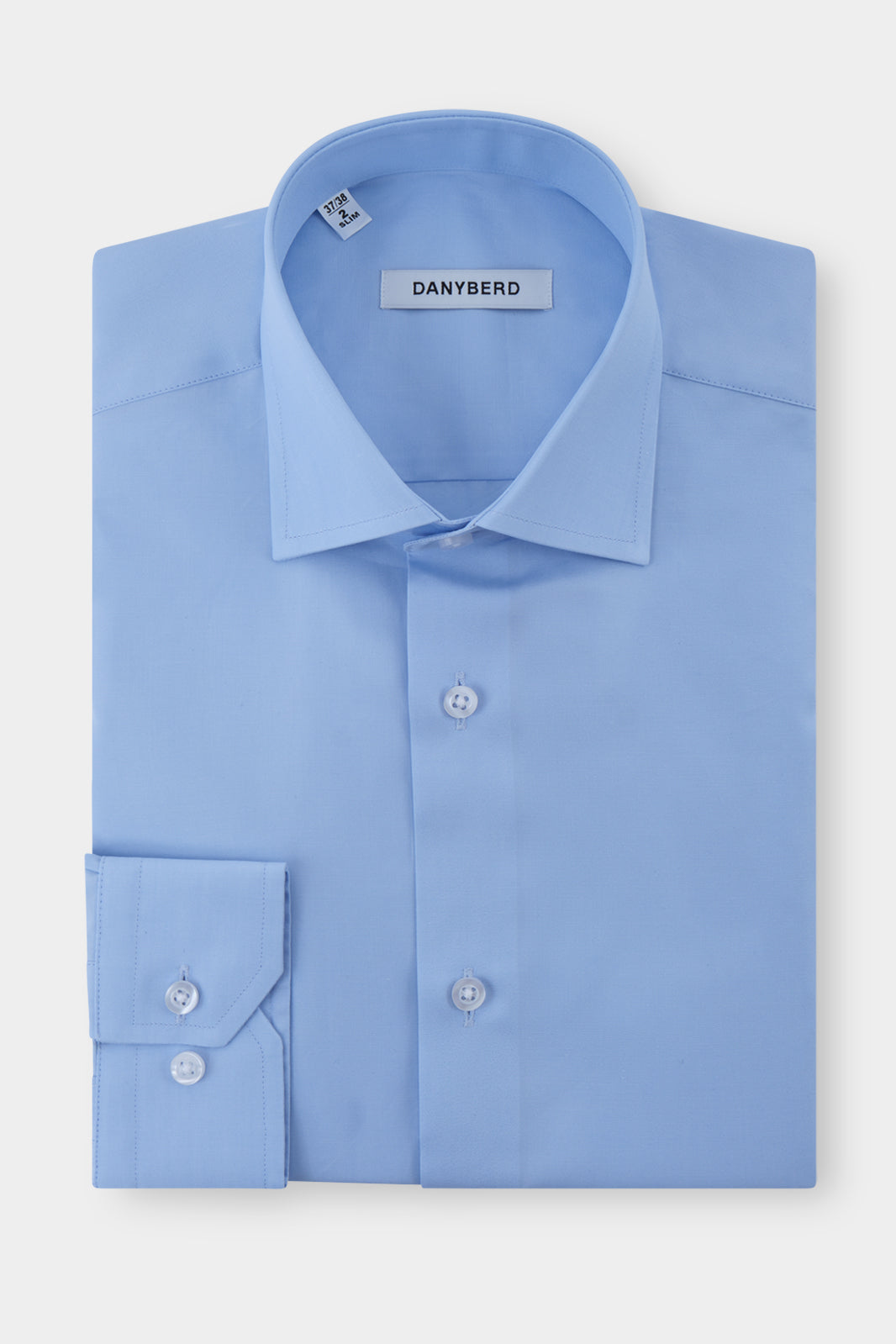 Ressentez le confort absolu avec notre chemise en 100% coton à col françcais et poignets boutonnés. 
