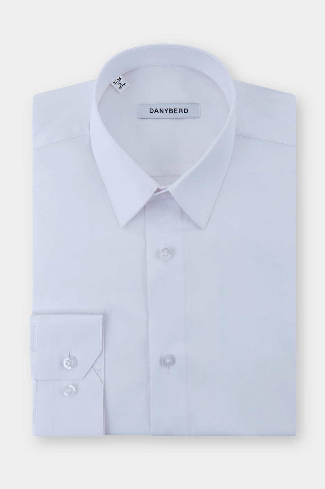 Cette chemise blanche pour enfant en coton stretch et élasthanne en coupe cintrée vous procurera un look élégant. 