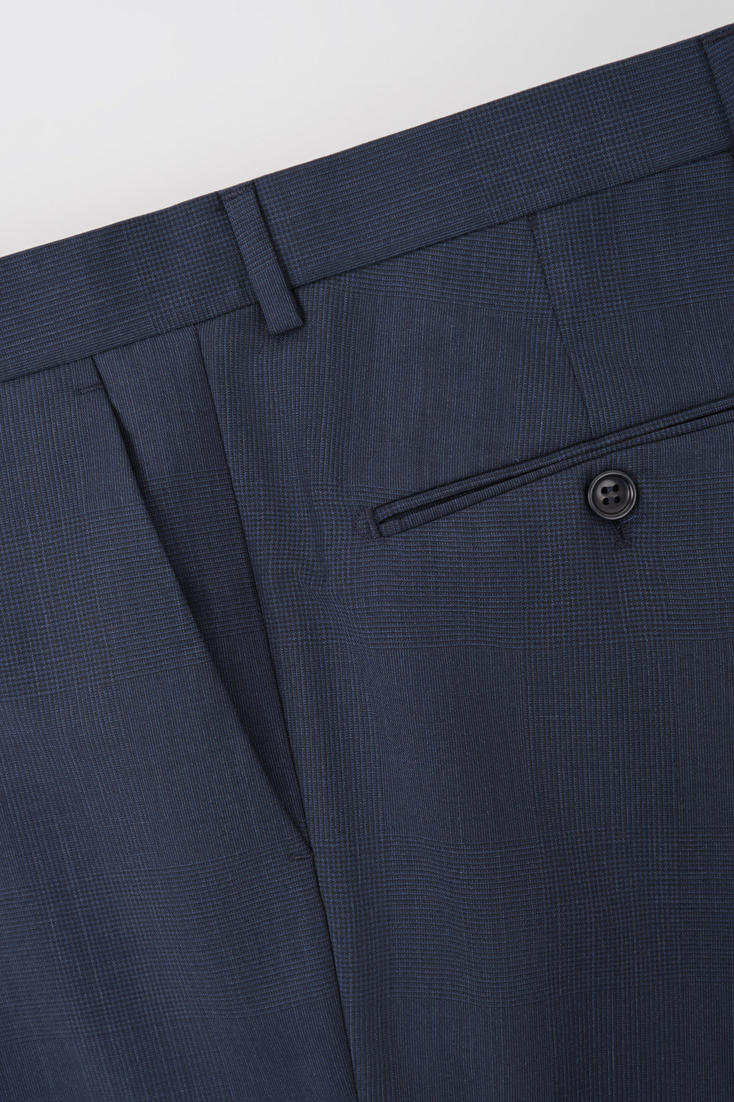 Wool and mohair suit - Navy Prince of Wales check - Swiss price 529TTC or 491.18HT - to be checked by Dorit
