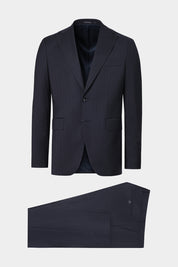 Vue sur fond blanc d'un costume à rayures fondues couleur Marine. En 98.5% laine vierge et 1.5% élasthanne  de chez Comero.