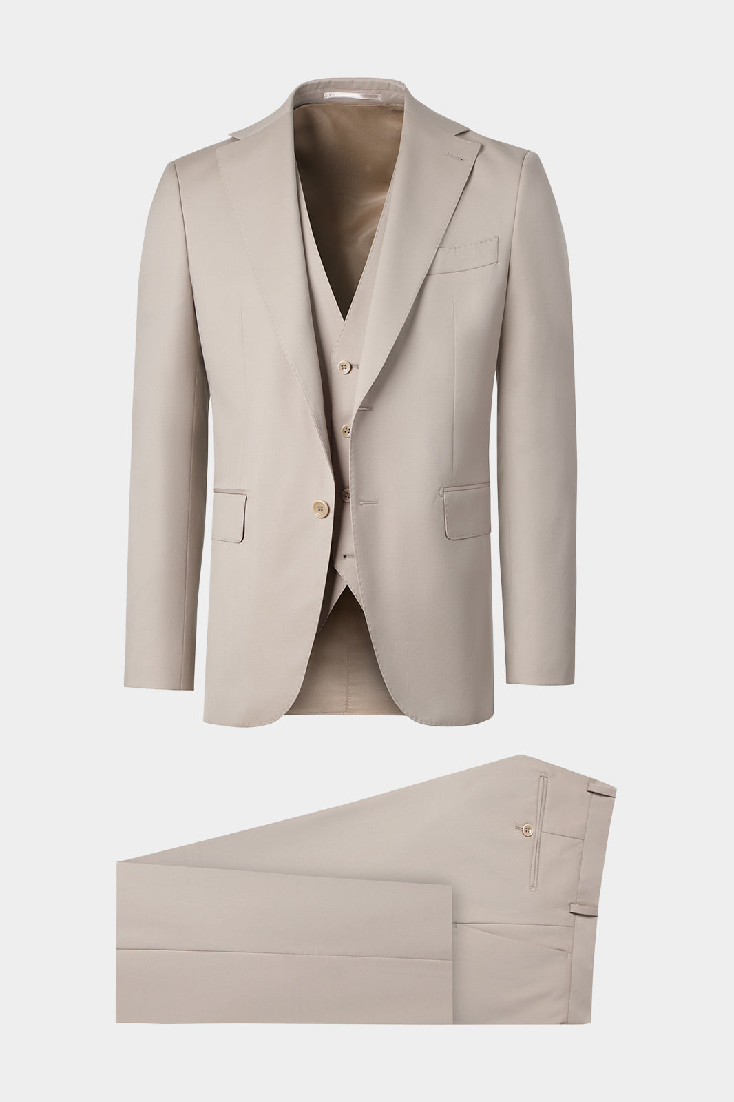 Vue sur fond blanc d'un costume 3 pièces en beige en laine