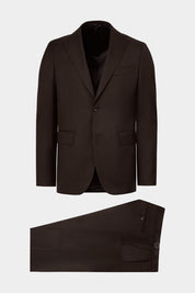 Vue sur fond blanc d'un costume en flanelle marron avec pantalon patte de serrage